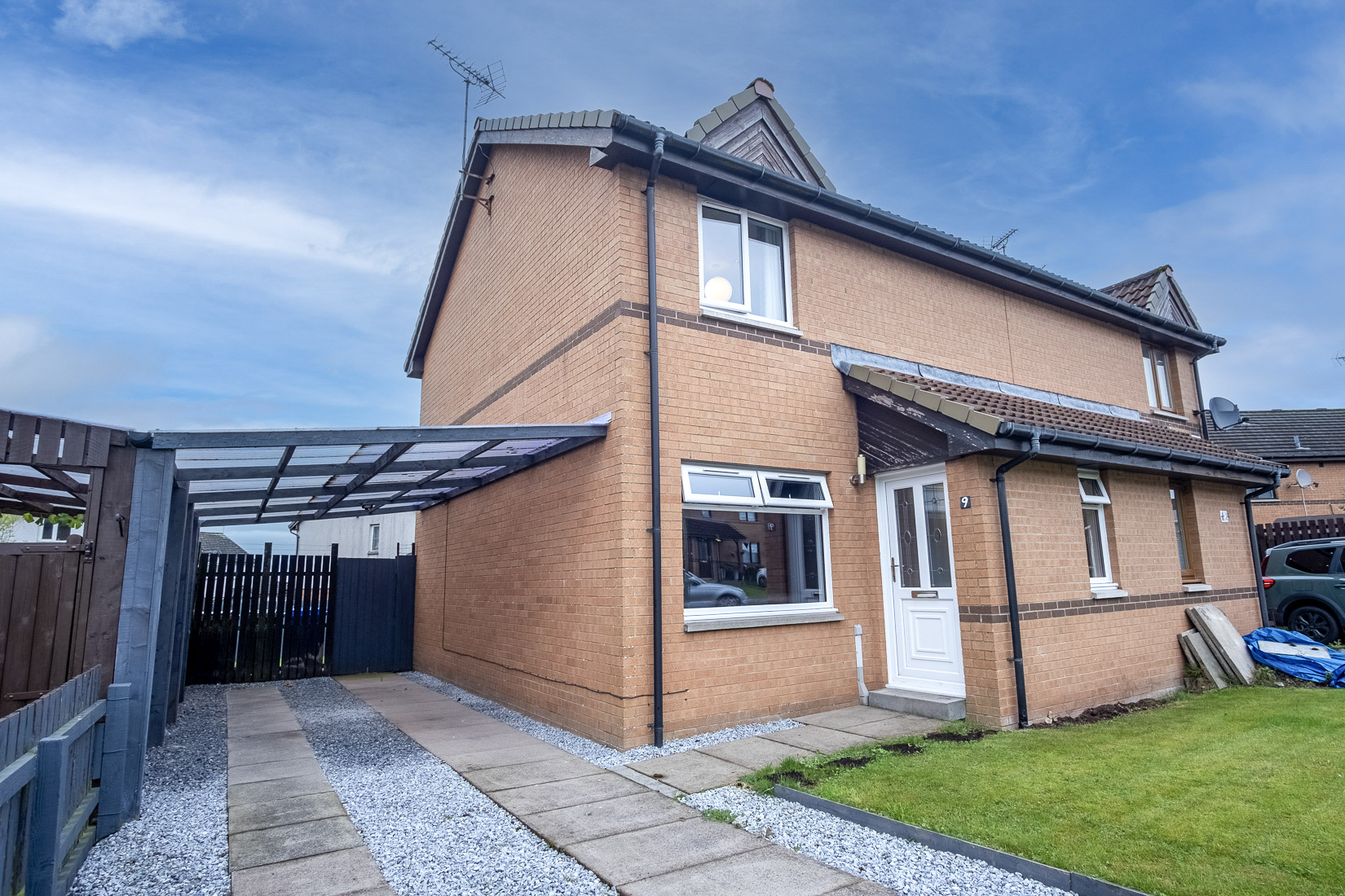 2 bedroom semidetached house for sale in Flint Crescent, Stirling, FK7